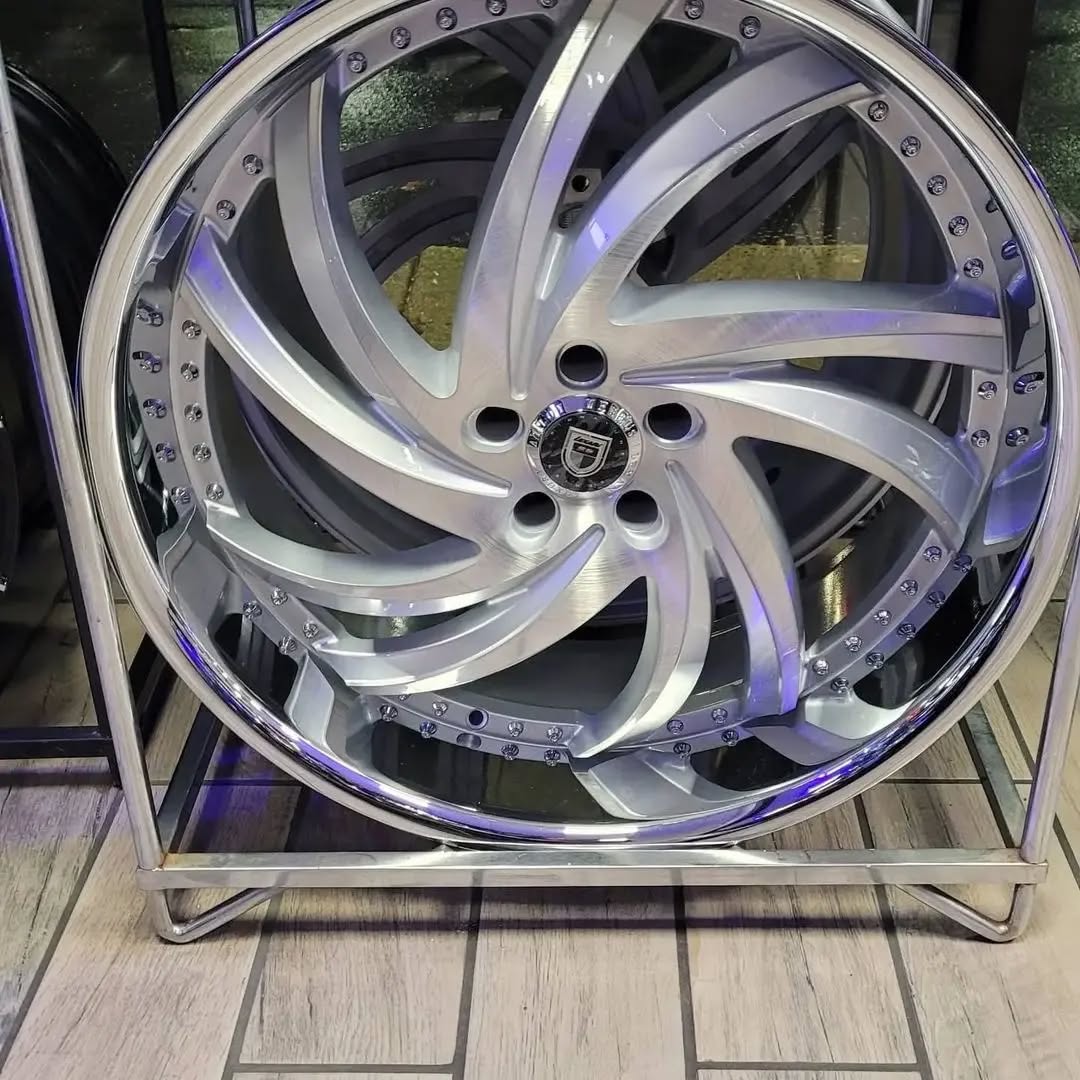 287846830_730674861468536_6173387616891878831_n LEXANI and ARTIS Rims 20"–28" Pallet – Wholesale - Image 4