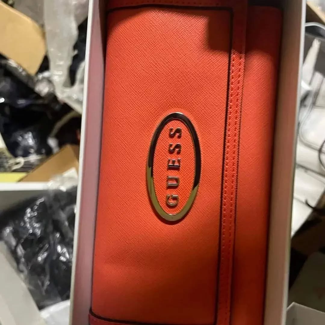 293853740_296023269376440_3275010921951374272_n Named Brand Purses Pallet - Image 6