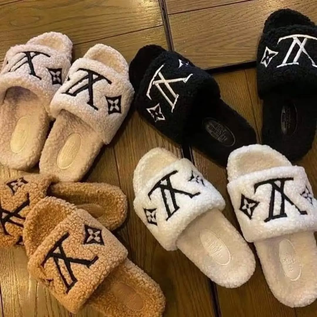 295869665_532006945347561_1561454030500825141_n Louis Vuitton Designer Slippers Pallets - Image 2