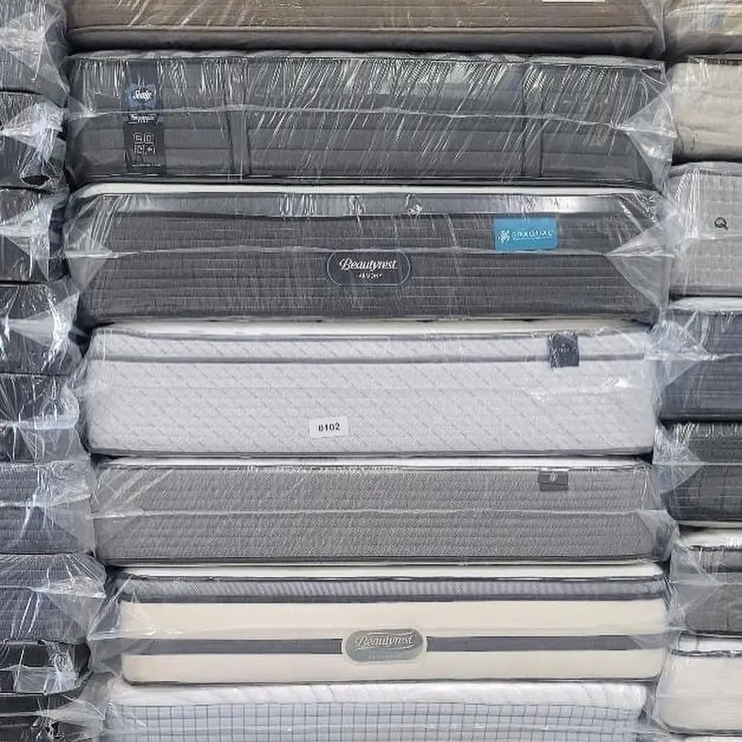 296224976_1016922579020518_348427893422811935_n Mattress/Foundation Pallets – Wholesale - Image 4