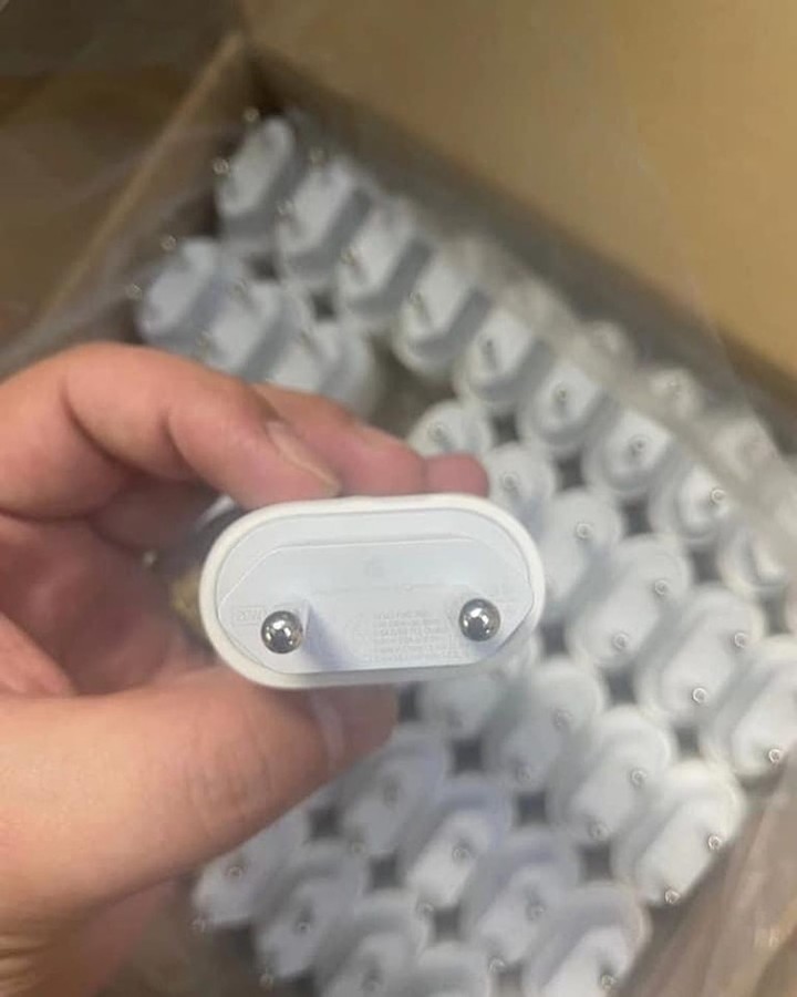 312379556_671223274517800_3452977979079427031_n EU 20W Type-C Adapter Pallet - Wholesale - Image 2