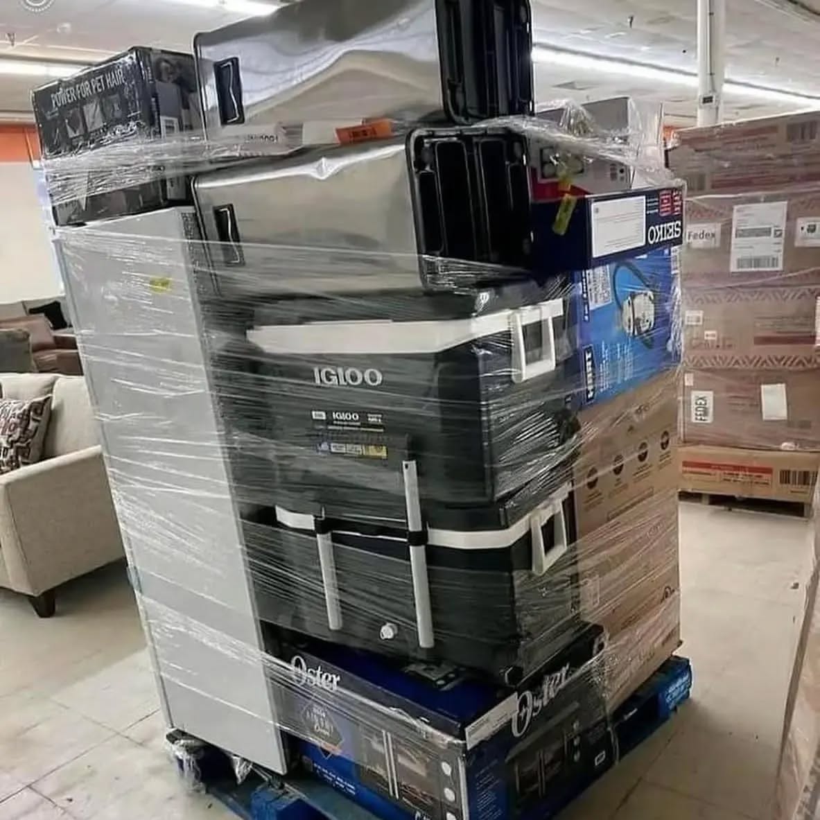 315652167_857955502119988_1286733218773357877_n Kitchen Appliance Pallets – Wholesale - Image 3