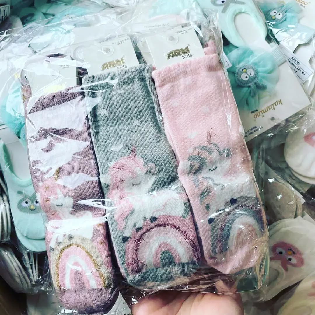 320715174_8961535127190224_3143990706083714236_n Kids Socks Pallets – Wholesale - Image 2