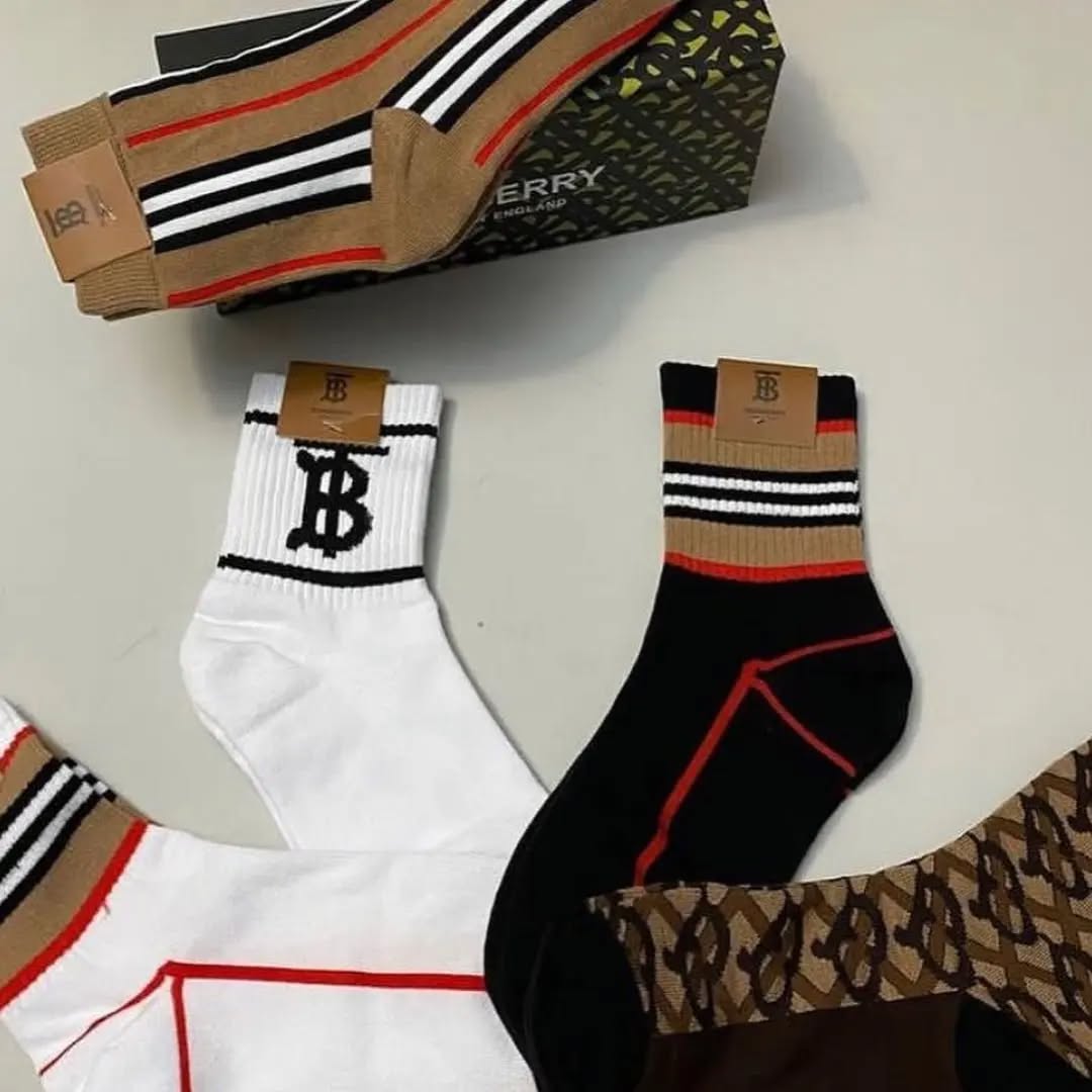 321518514_673043041210547_2976091307635468680_n Authentic Designer Socks Pallet - Image 5