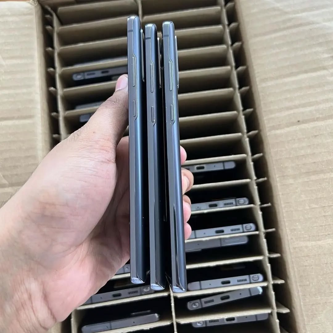 325313285_917696972734755_2089624680117547701_n Factory Unlocked Samsung Galaxy Note 20 - Image 3