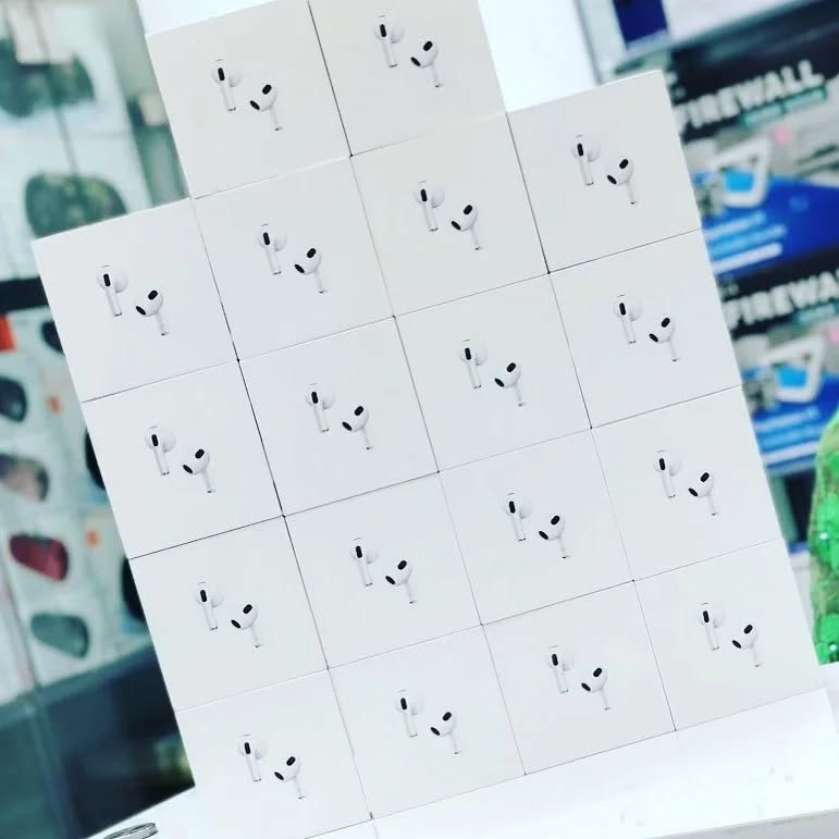 325675872_518654216998817_5994458283750558357_n Authentic Apple AirPods – Wholesale Pallets - Image 6