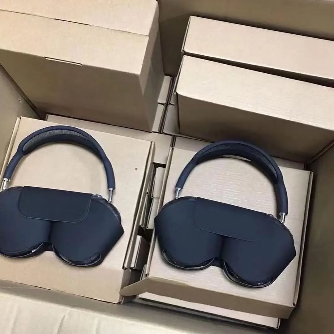 326779159_6266588063353762_4085735383767769760_n AirPods Max Pallets – Wholesale Apple Headphones for Resale (30 Units) - Image 6