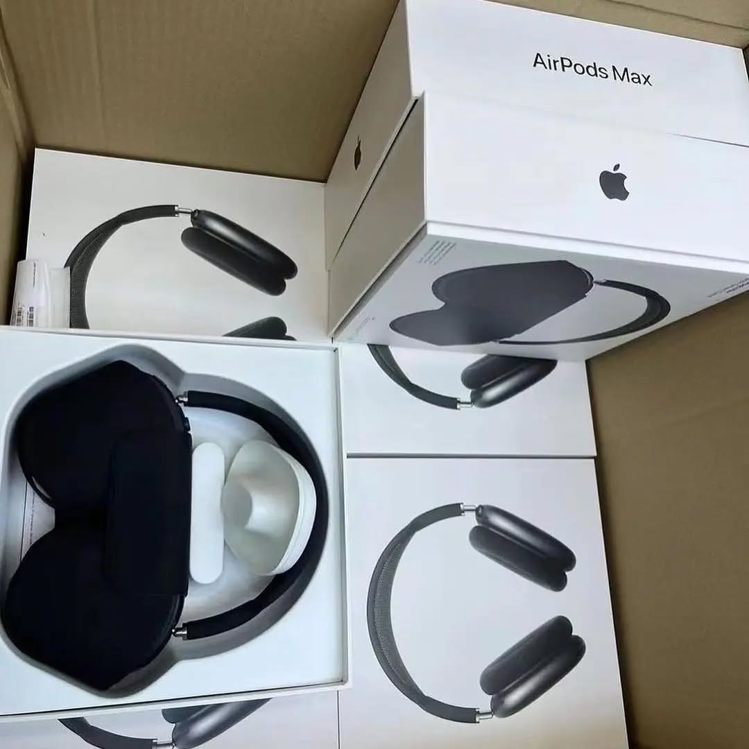 326947993_736863907867612_1148154536393977185_n AirPods Max Pallets – Wholesale Apple Headphones for Resale (30 Units) - Image 3