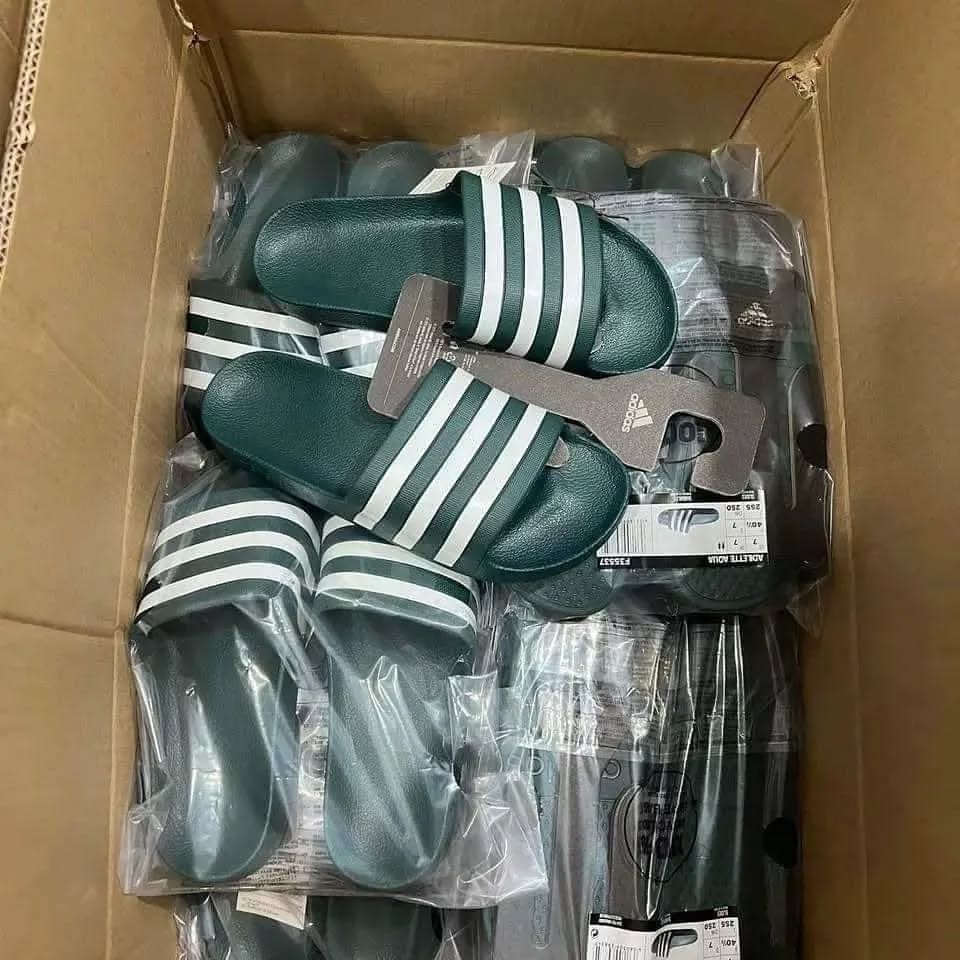 331539856_752867012674044_5773290586437121305_n Authentic Adidas Sandals – Wholesale Pallets - Image 2
