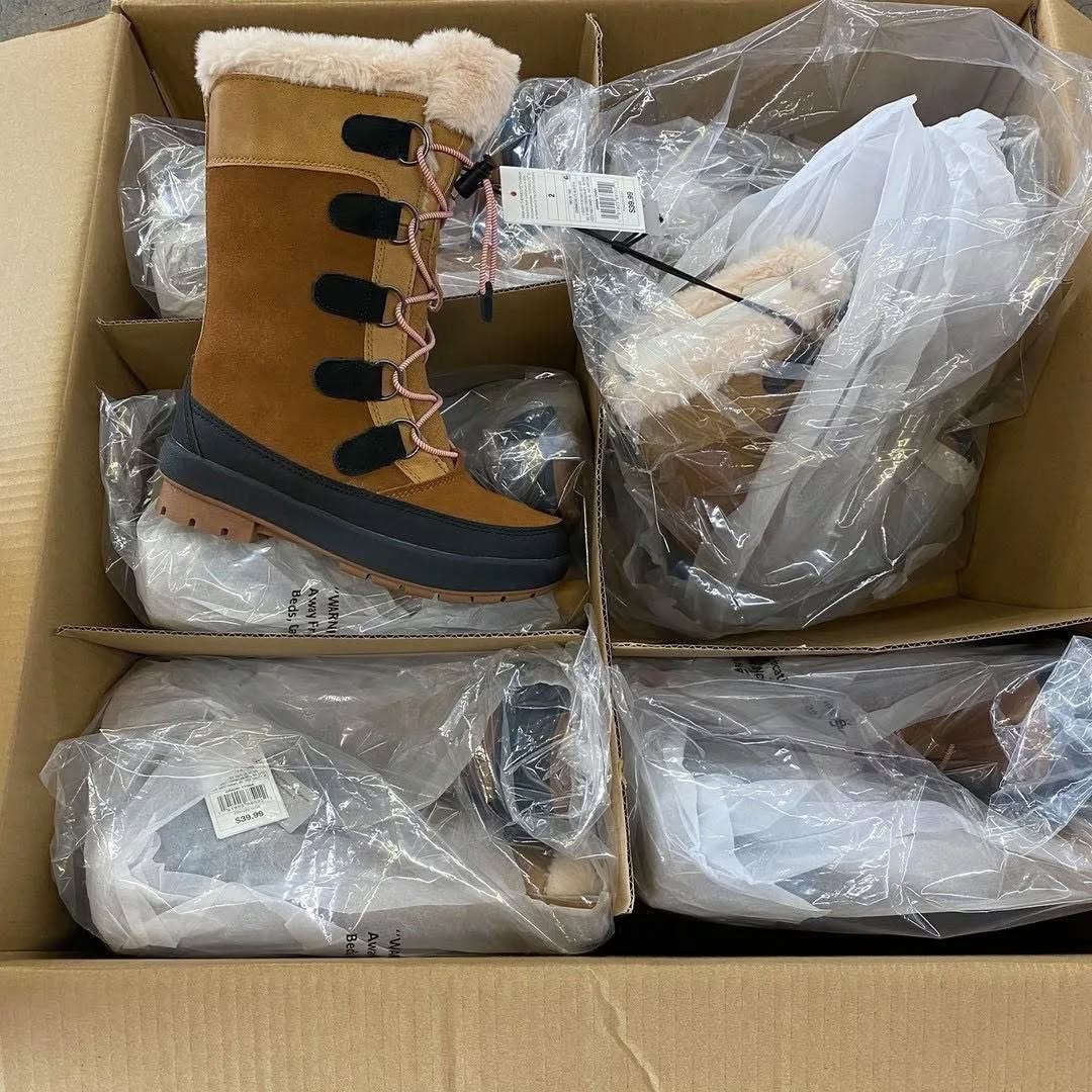 332301601_754546945905449_8019847215308924335_n Large Pallet of Overstock Winter Boots – Wholesale - Image 2