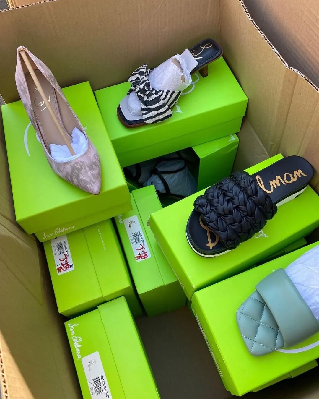 332662095_440161761600937_8492223956804700980_n Female Mixed Shoe Pallets – Wholesale - Image 3