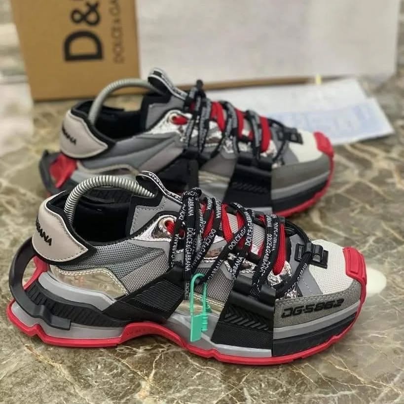340528045_755743596152707_7015820844714056171_n Authentic Dolce & Gabbana Sneaker Pallet – Wholesale - Image 4