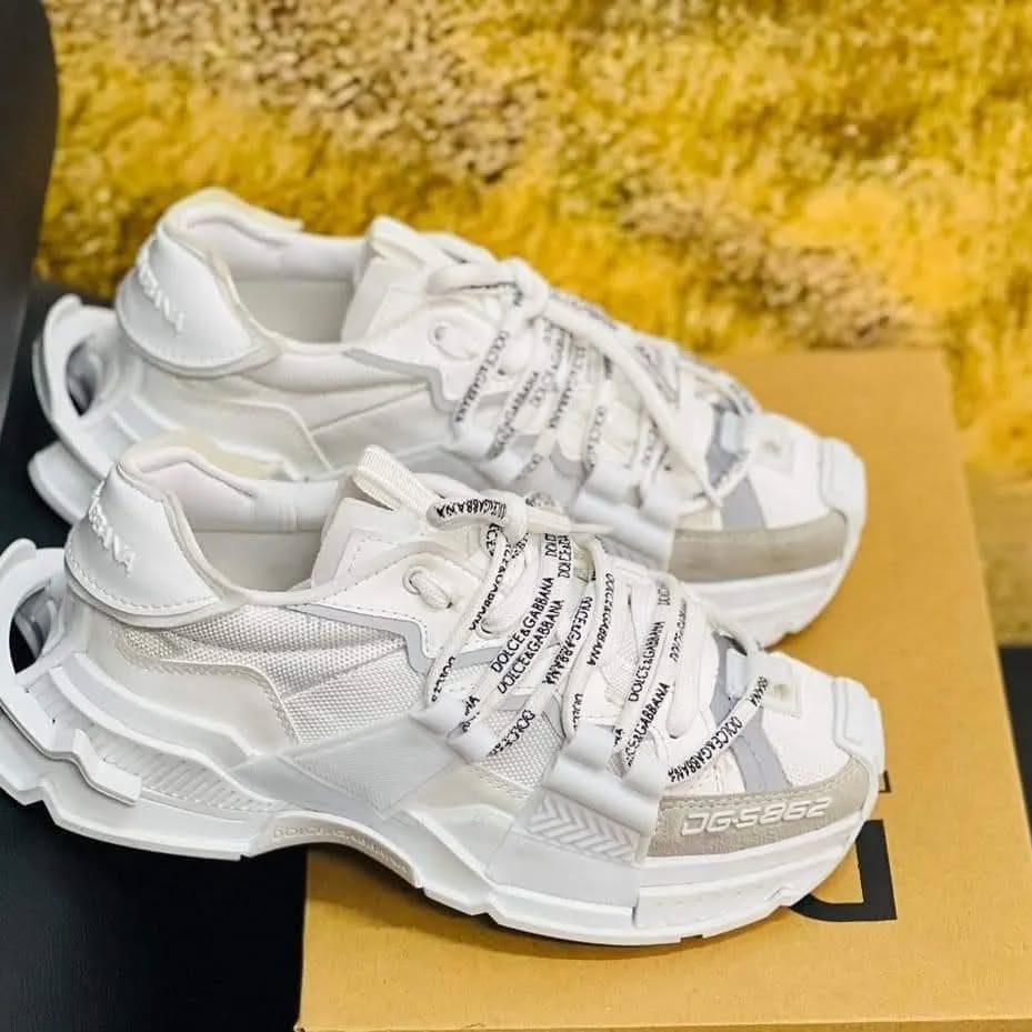 340997874_969068720934237_3815979463490351342_n Authentic Dolce & Gabbana Sneaker Pallet – Wholesale - Image 3