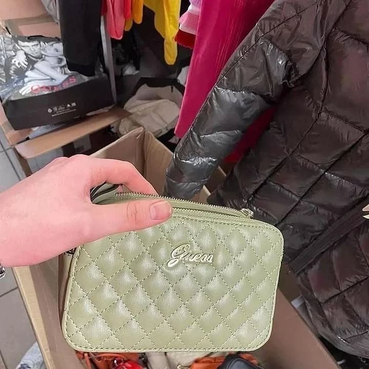 346305241_783228986437819_4367688212850717160_n Name Brand Authentic Handbags Pallets – Wholesale - Image 2
