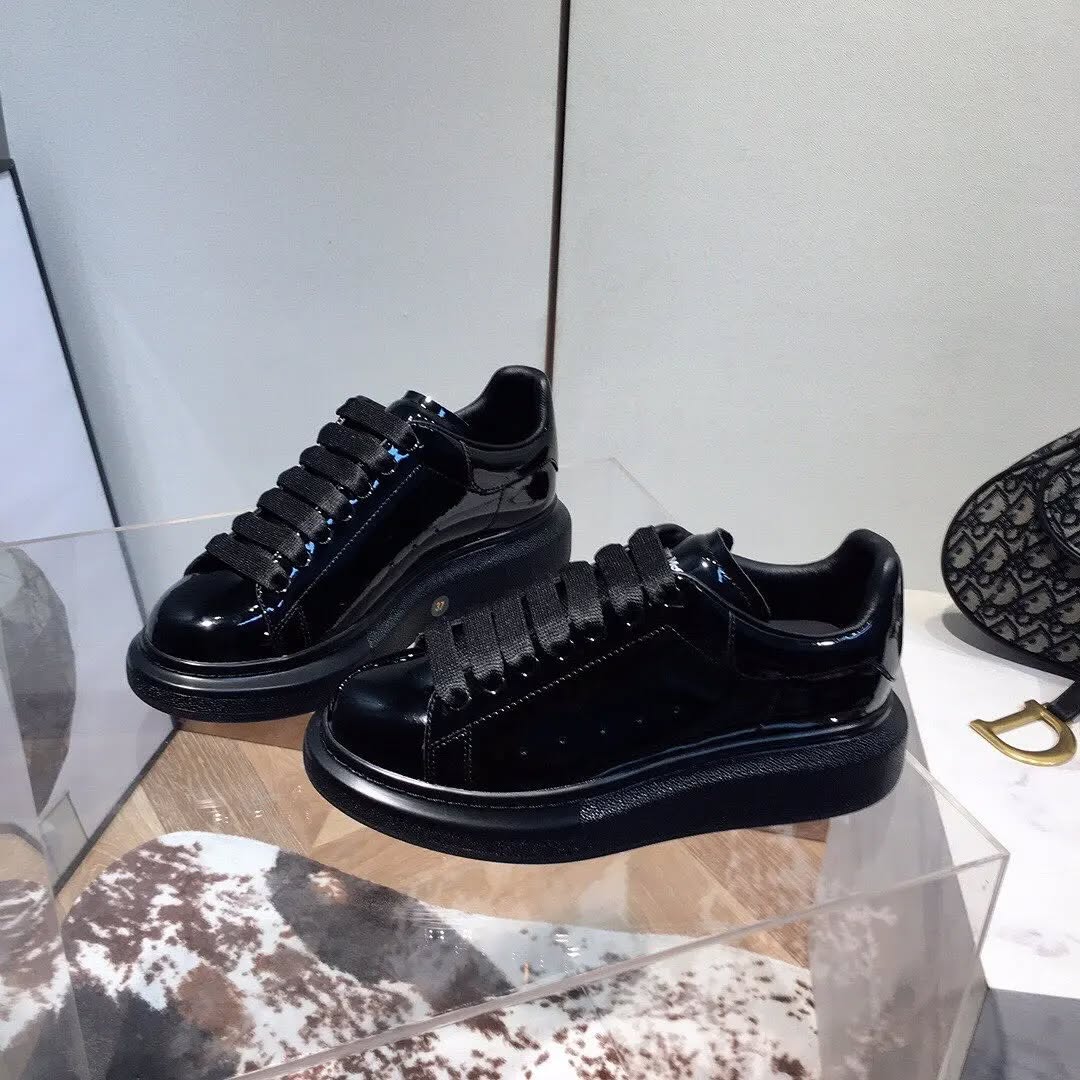 440961550_446142121160564_3856098206039152918_n Authentic Alexander McQueen Sneakers Shoe Pallets – Wholesale - Image 1