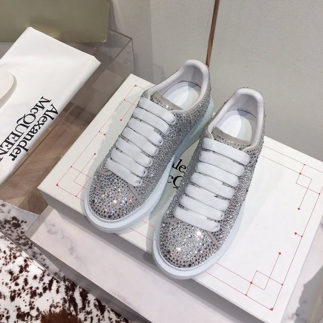 440972962_936103624662554_507393353397294900_n Authentic Alexander McQueen Sneakers Shoe Pallets – Wholesale - Image 4