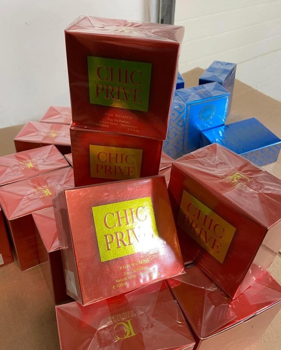 472372100_591373490155333_2964031368890466657_n Assorted Perfume & Cologne 3.4oz Pallets – Wholesale - Image 9