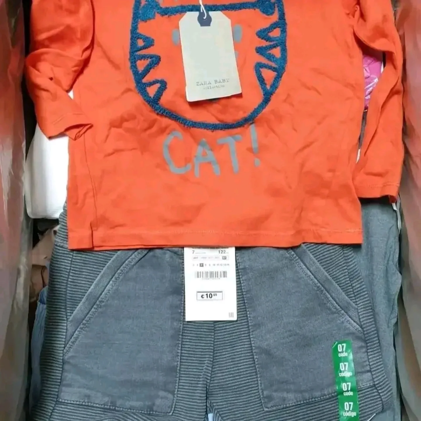 486249374_17957545580922326_609332782358507345_n Zara Clothes Pallets – Wholesale - Image 7
