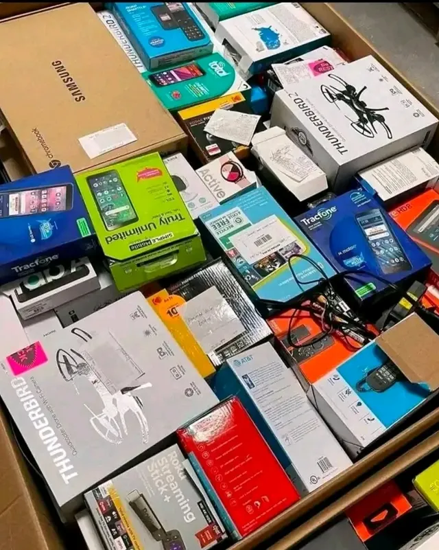 503322705_17965787048922326_8536364749429031191_n Amazon Electronic Devices Pallet – Wholesale Bundle - Image 4