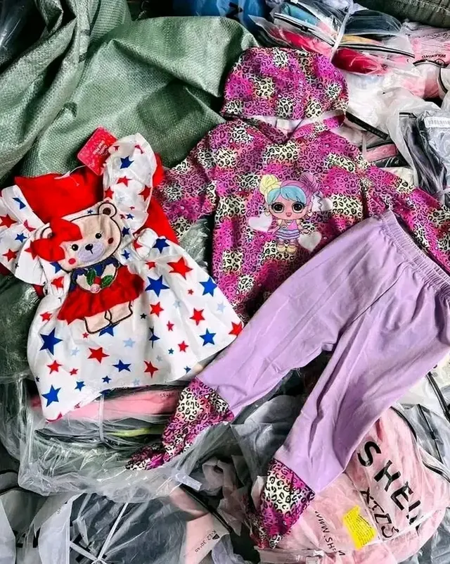 503387894_17965849919922326_3374289803567111215_n Mixed Kids Clothing Pallets – Wholesale - Image 3