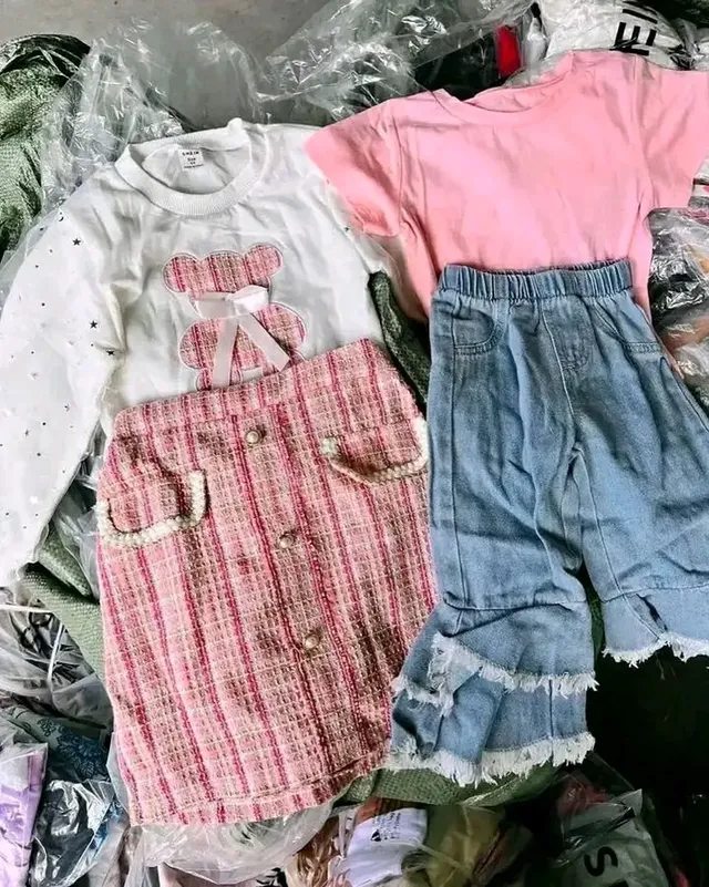 503865890_17965849937922326_2998995812970536475_n Mixed Kids Clothing Pallets – Wholesale - Image 5