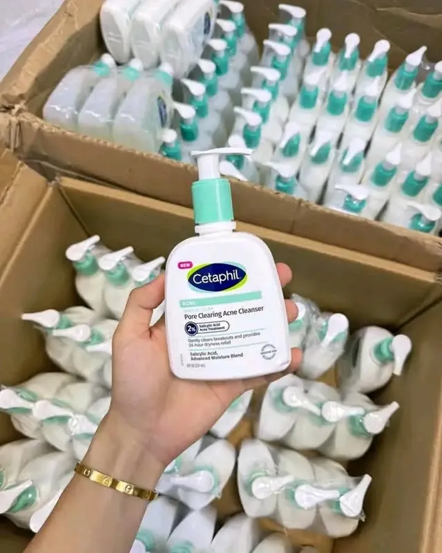 503930961_17965786658922326_3060145622413781411_n Cetaphil Skincare Cosmetics – Wholesale Pallets - Image 3