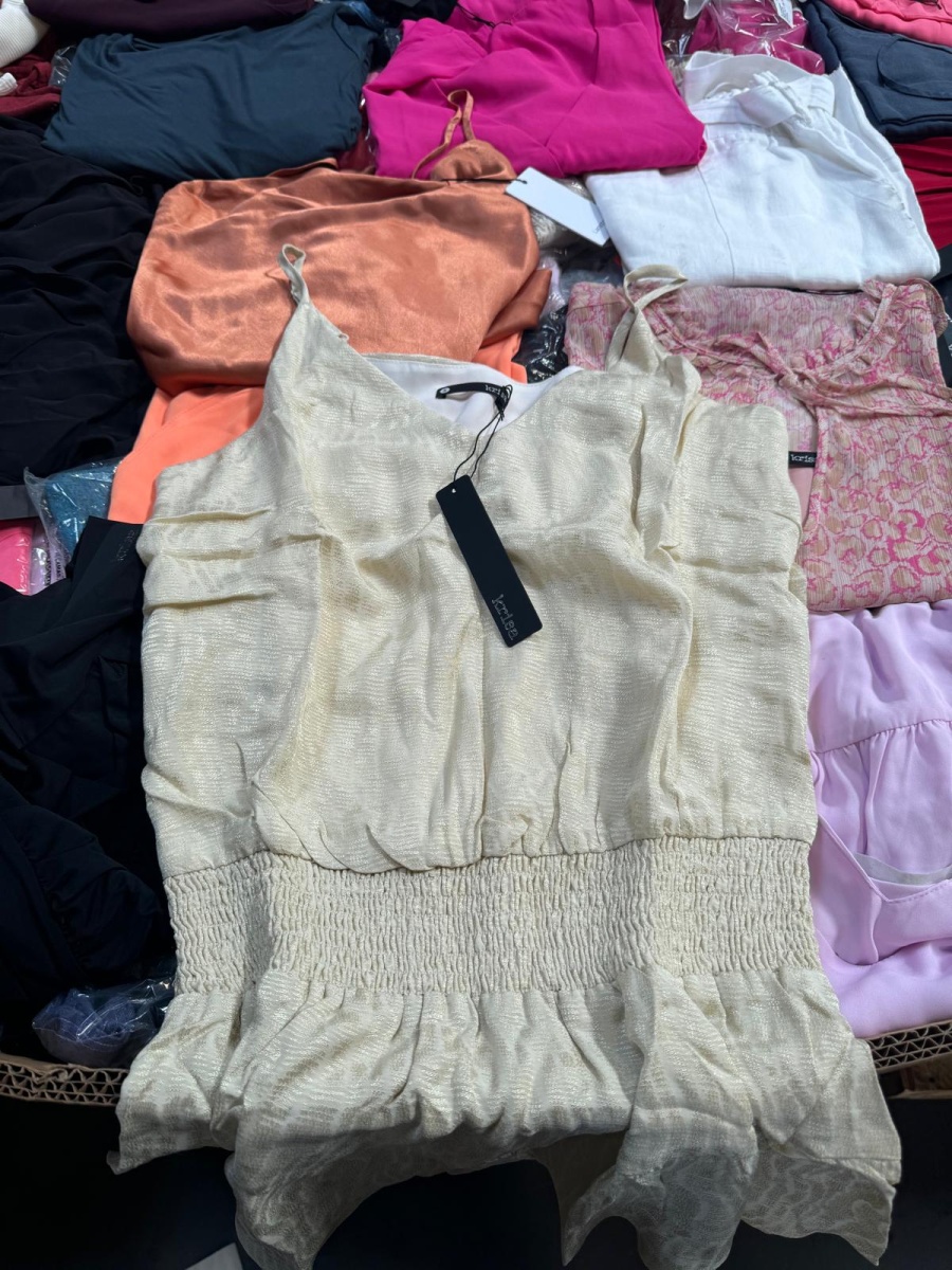PHOTO-2025-01-28-12-41-08-900x1200 Krisa Clothing Lot - Wholesale - Image 5