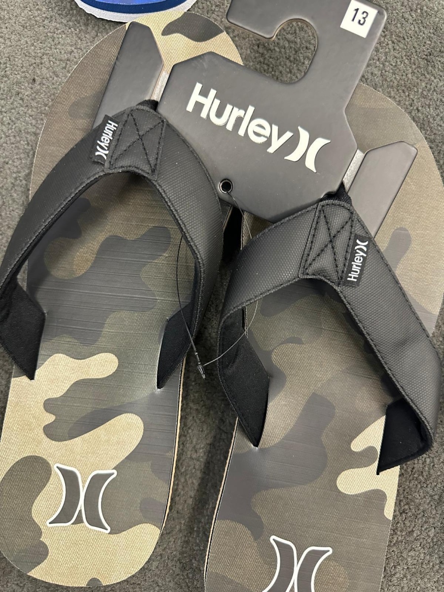 PHOTO-2025-01-29-14-33-101-900x1200 Hurley Sandals Lot - Wholesale - Image 3