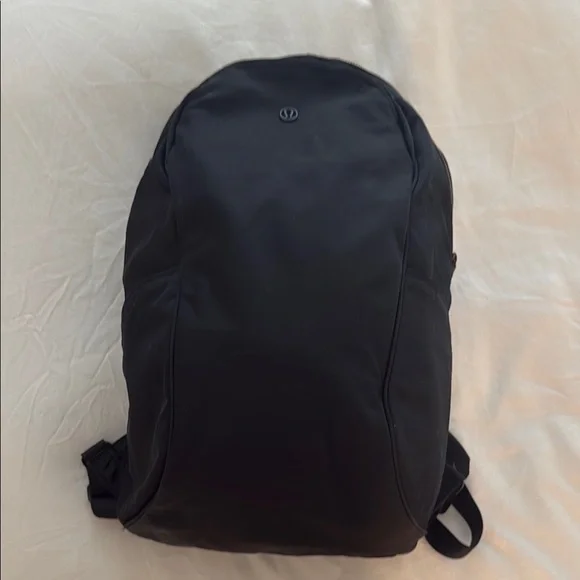 b1 Lululemon Backpack Pallets Liquidation - Wholesale - Image 1