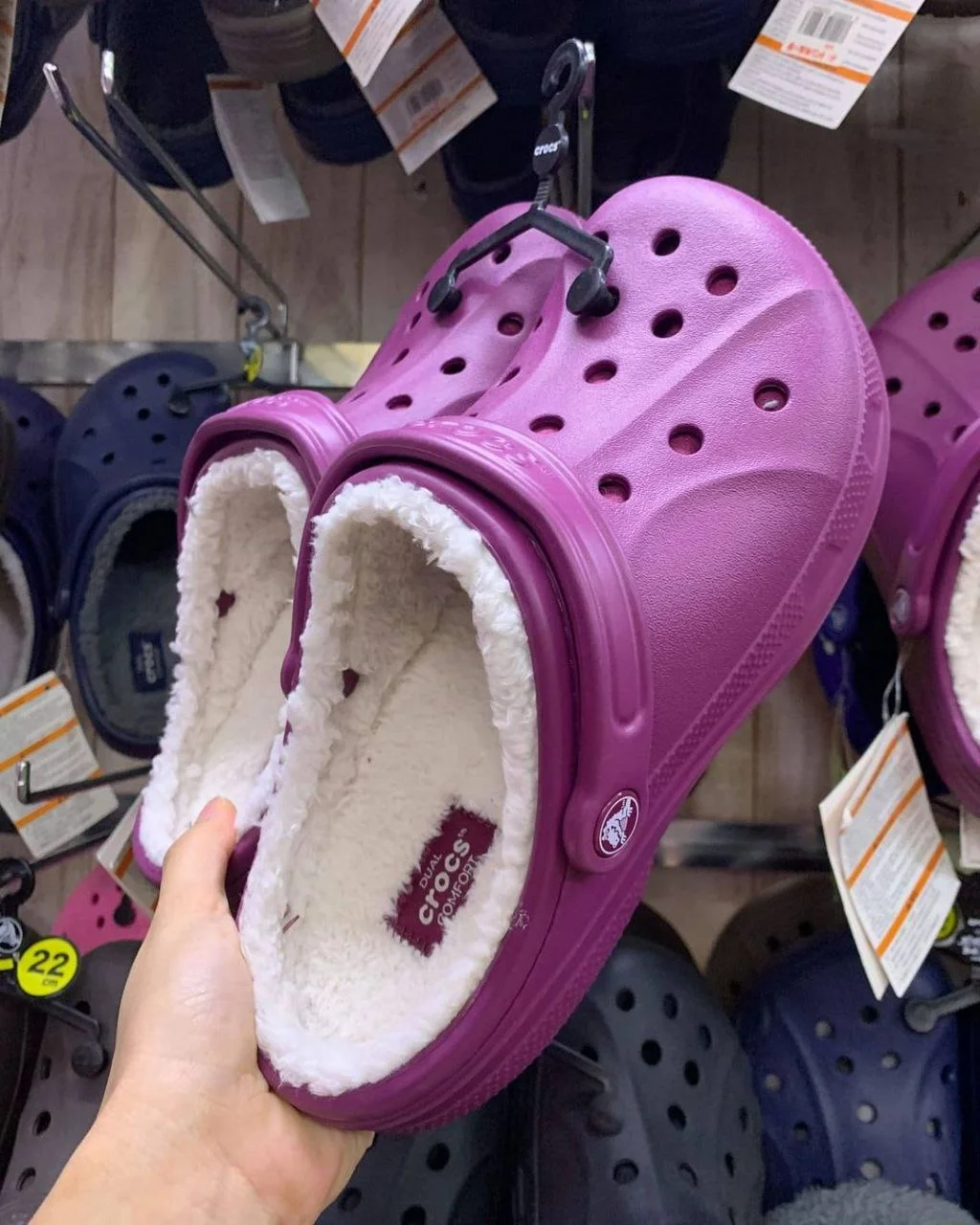 cr3-1 Wholesale Crocs Sandals Liquidation Pallets - Image 3