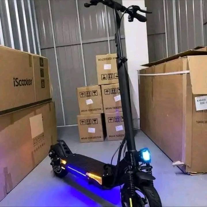 es2 Electric Scooter Pallets - Wholesale - Image 3