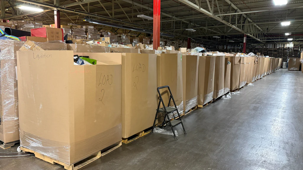 explore-savings-with-amazon-bulk-truck-load-amazon-lpn-high-count-5ft-26-pallets-liquidationdeals-ca-1125513892_1024x1024 Amazon LPN high count 5Ft 26 pallets - Image 1