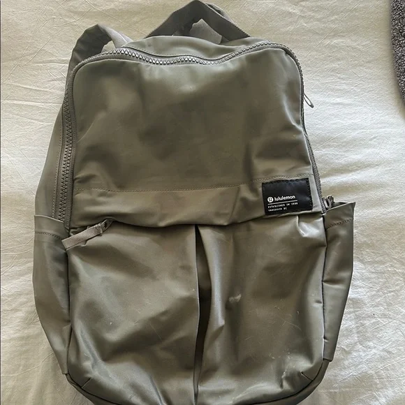 g1 Lululemon Backpack Pallets Liquidation - Wholesale - Image 2