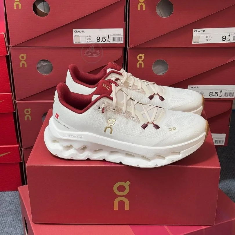 oc4 Wholesale On Cloud Sneakers Liquidation Pallets - Image 3