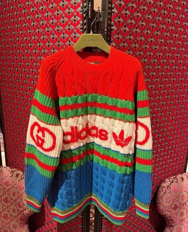 photo_2023-07-15_16-16-21 Authentic Top Brands Crewneck Sweatshirt Pallets – Liquidation - Image 7