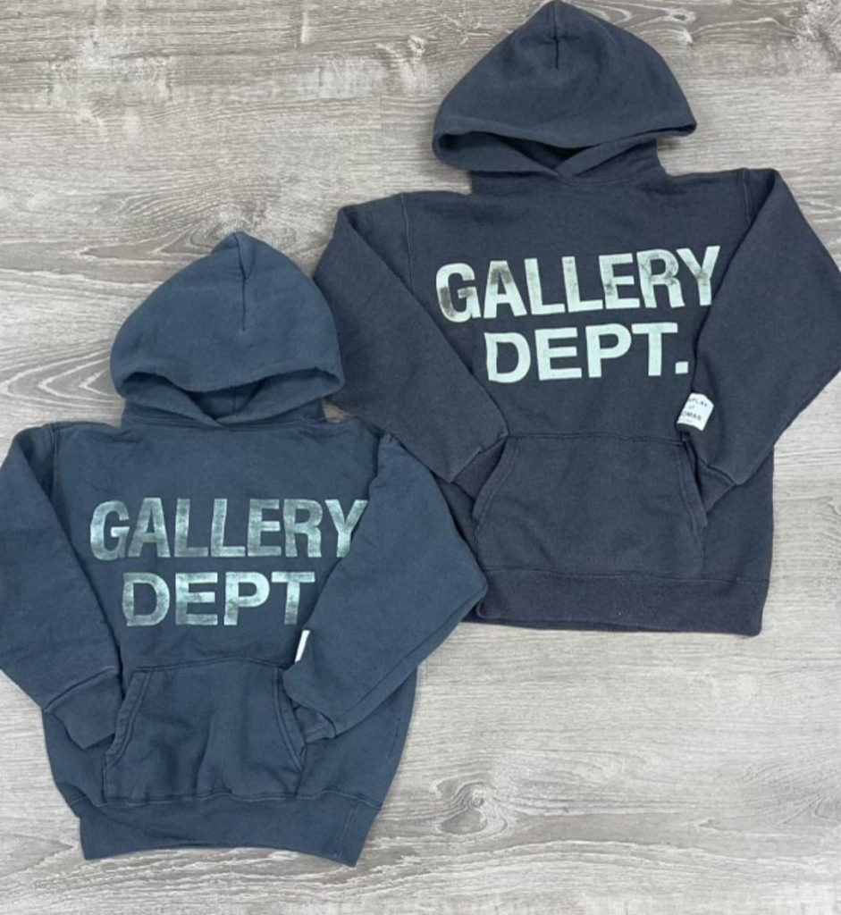photo_2023-07-18_07-32-29-941x1024 Designer Hoodies Liquidation Pallets - Image 11
