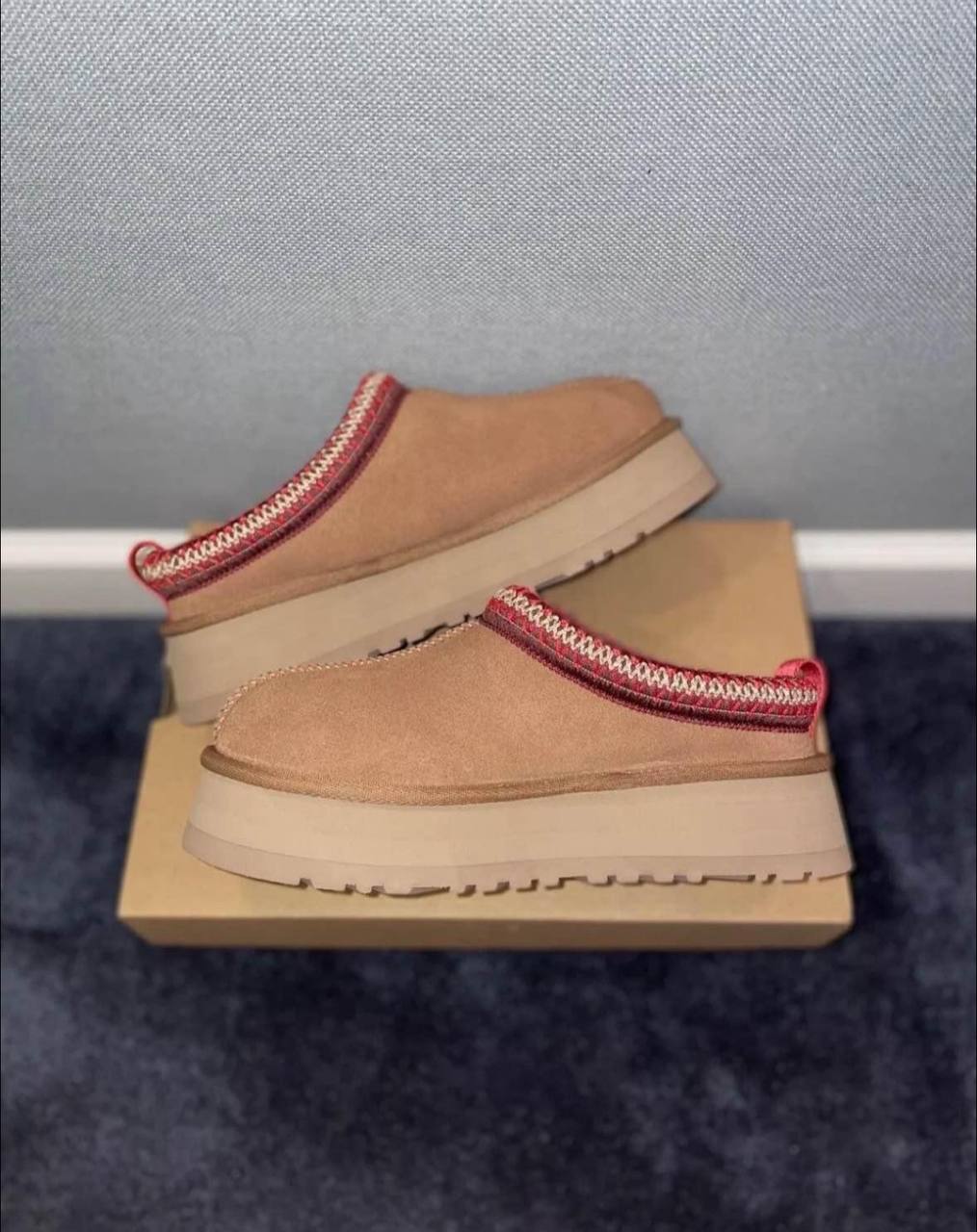 photo_5801151506131569596_y-1 Wholesale Ugg Shoes Liquidation Pallets - Image 3