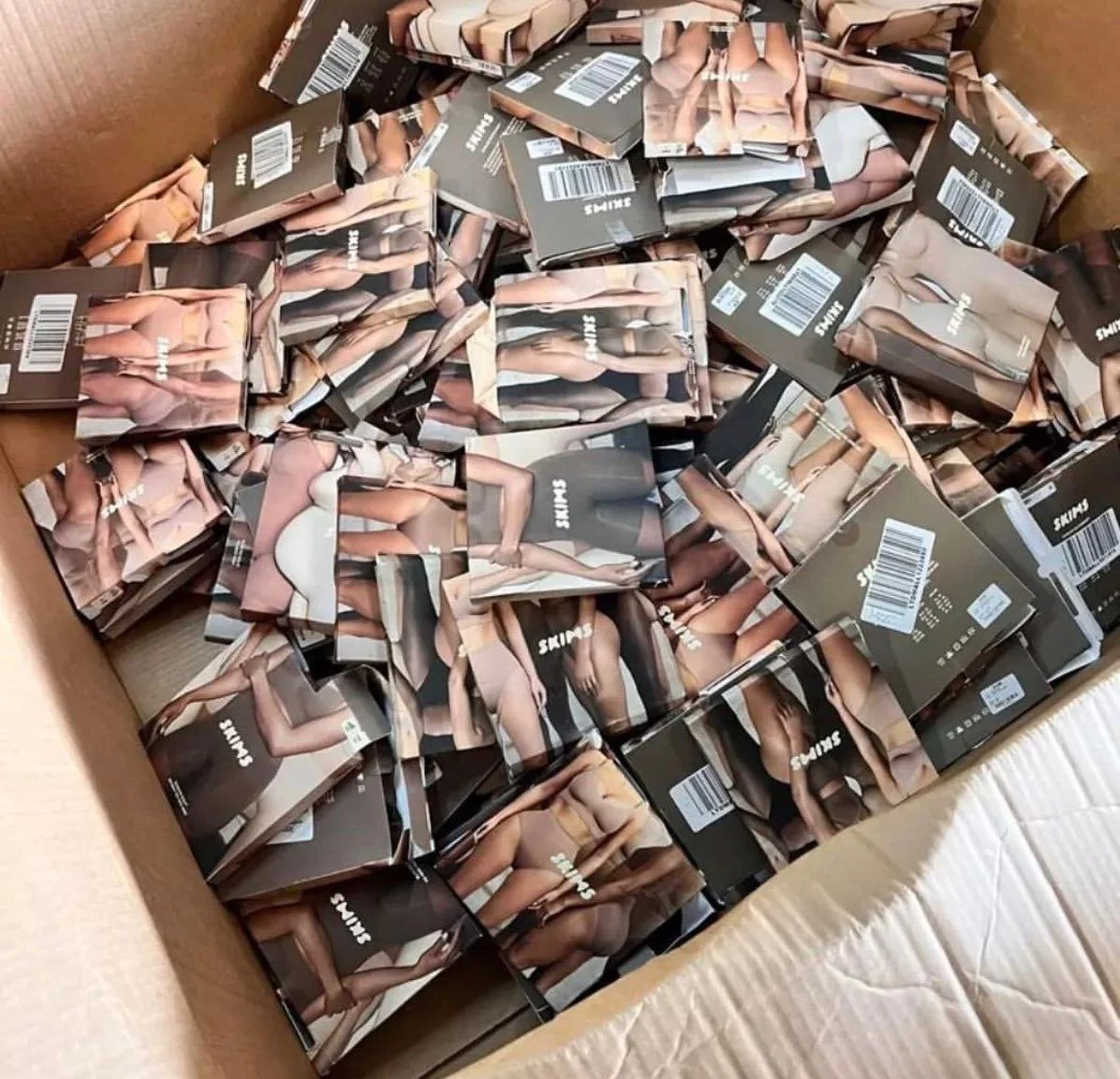 sk4 Wholesale Skims Dress Liquidation Pallets - Image 1